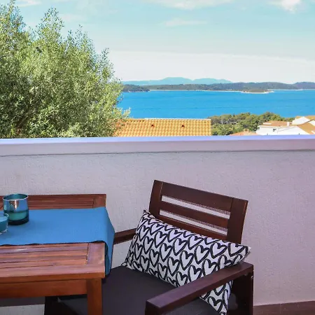 Apartment Avelini-1 *