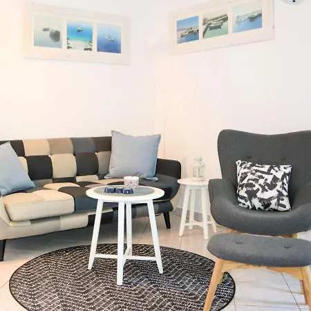 Apartmán Apartment Avelini-1 *