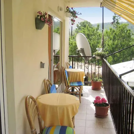 Apartment Avelini-1 Apartmán *